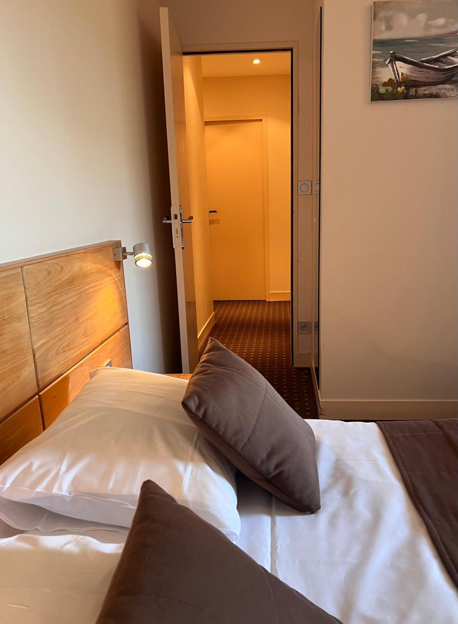 Logis Hotel Restaurant Du Labrador Saint-Benoît-sur-Loire エクステリア 写真