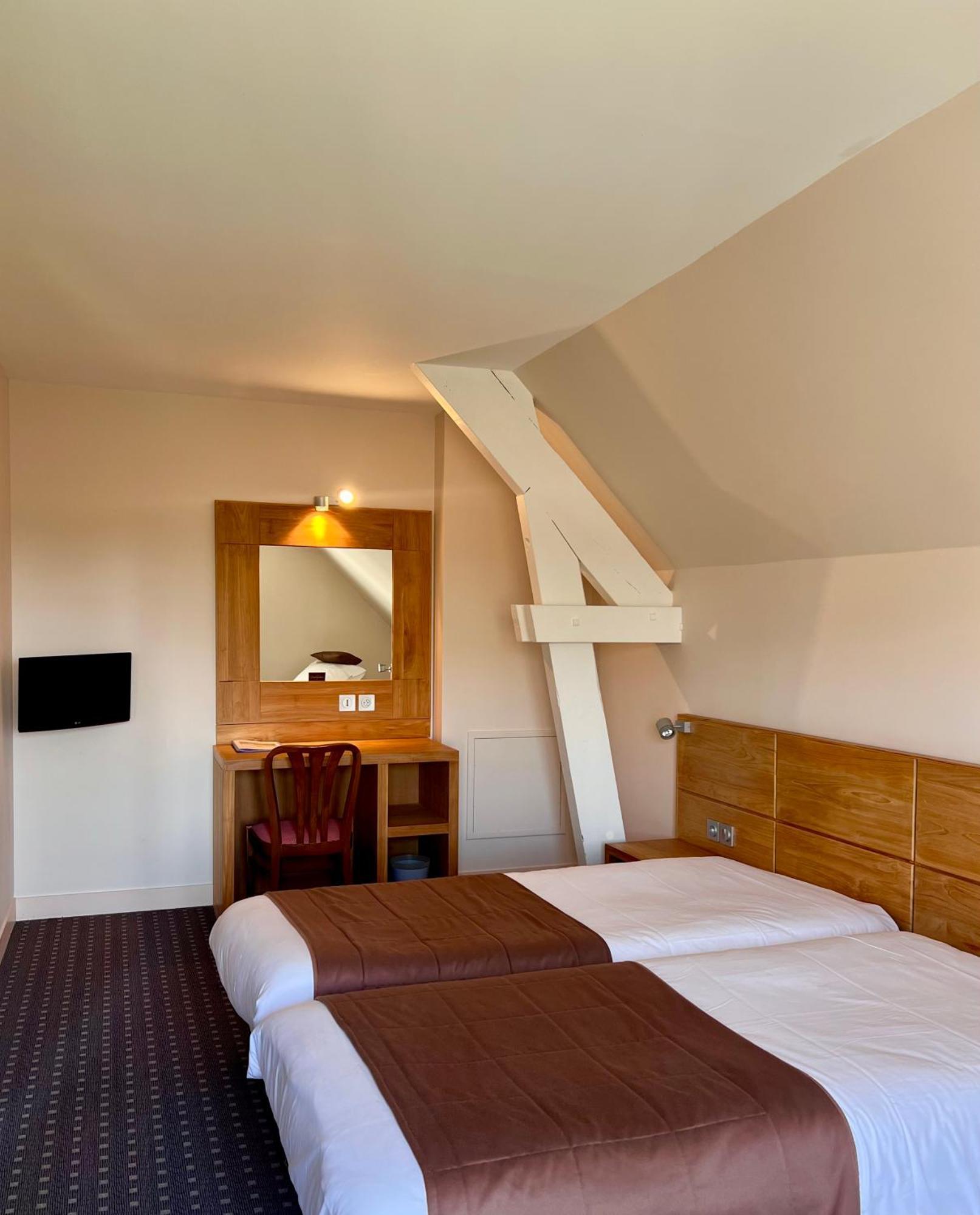 Logis Hotel Restaurant Du Labrador Saint-Benoît-sur-Loire エクステリア 写真