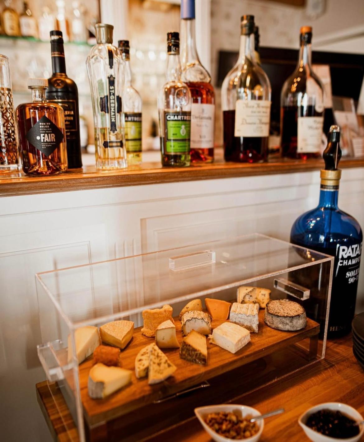Logis Hotel Restaurant Du Labrador Saint-Benoît-sur-Loire エクステリア 写真