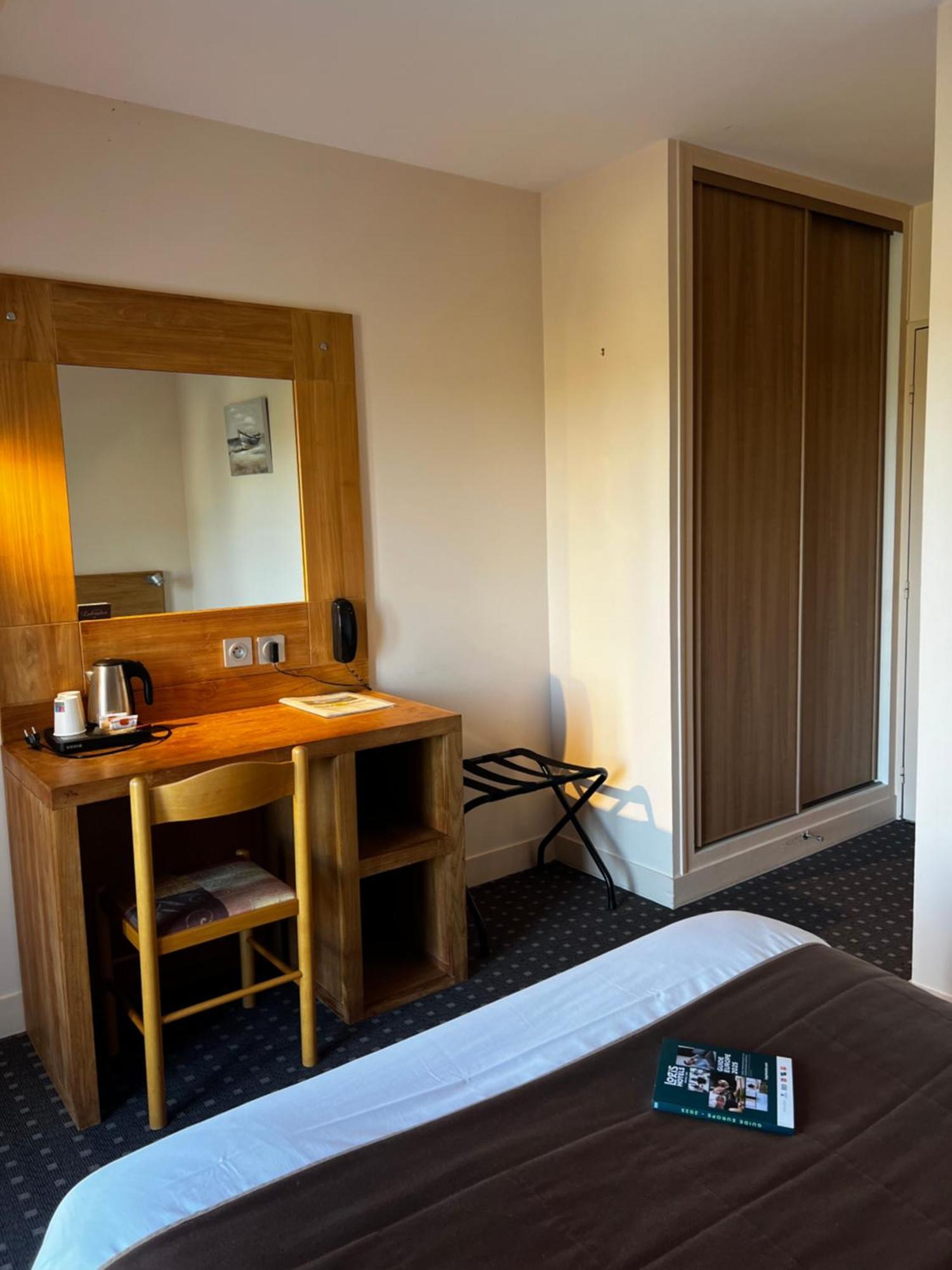Logis Hotel Restaurant Du Labrador Saint-Benoît-sur-Loire エクステリア 写真
