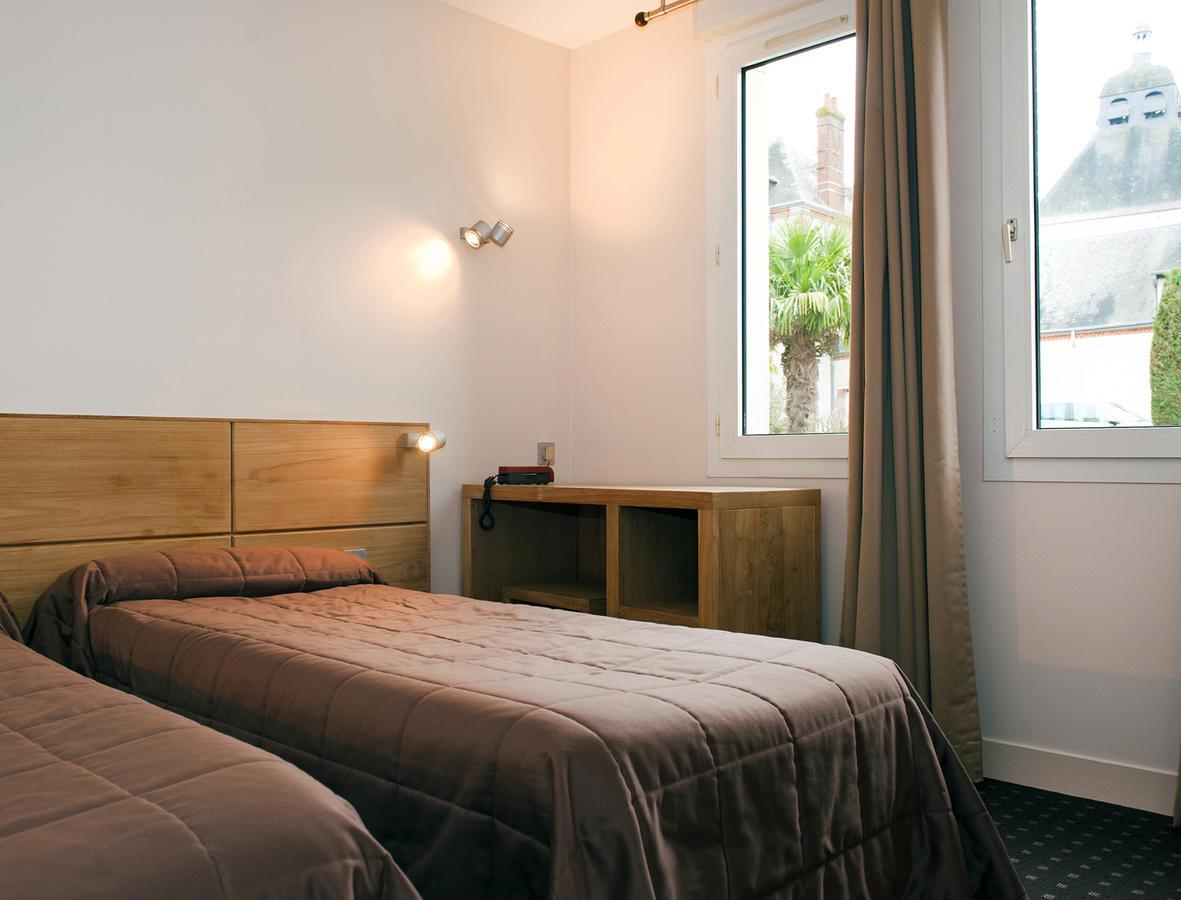 Logis Hotel Restaurant Du Labrador Saint-Benoît-sur-Loire エクステリア 写真