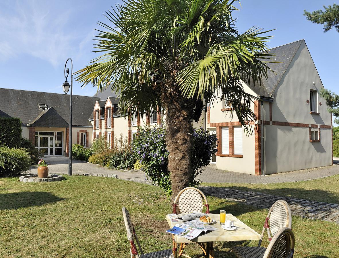 Logis Hotel Restaurant Du Labrador Saint-Benoît-sur-Loire エクステリア 写真