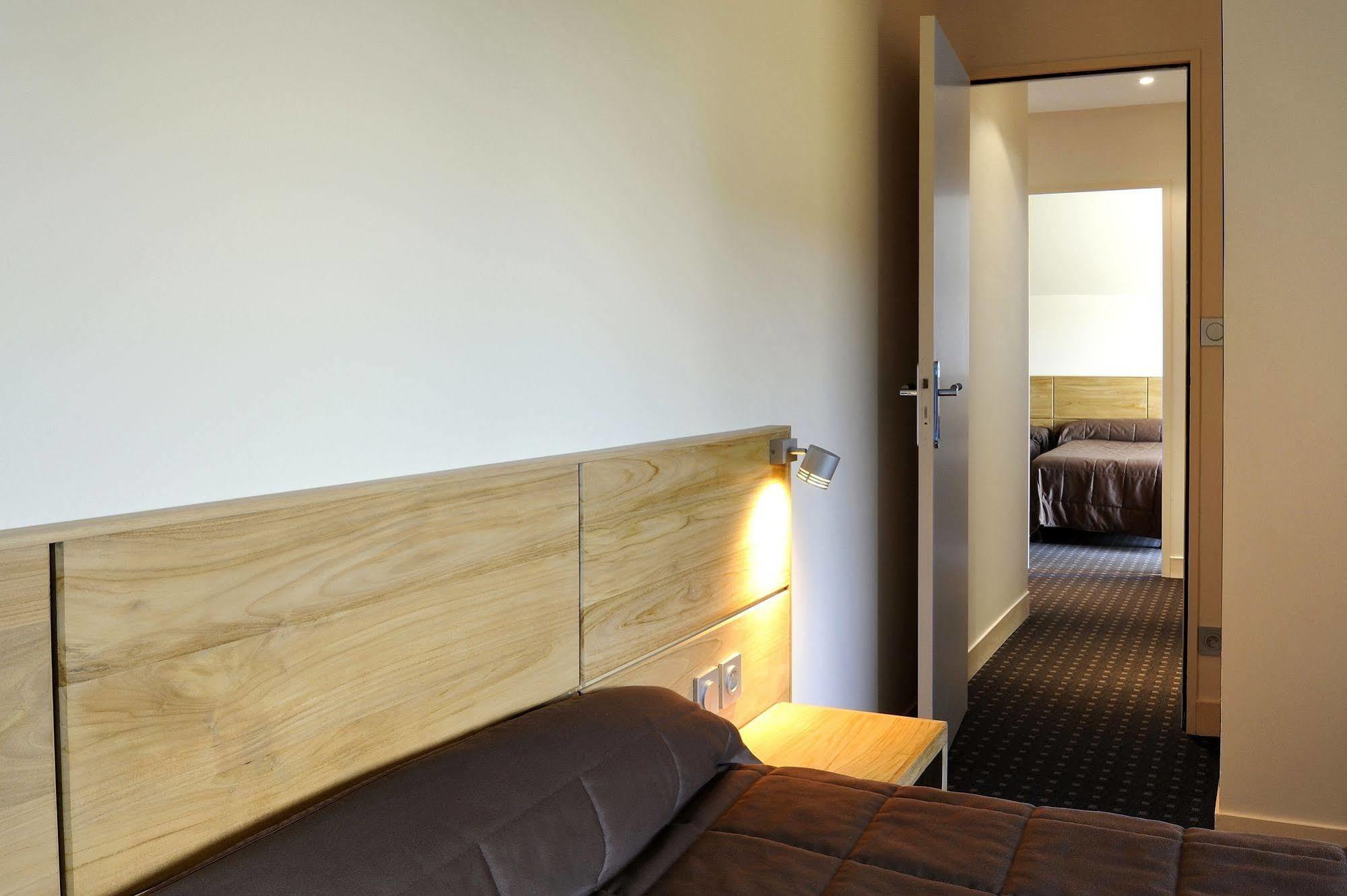 Logis Hotel Restaurant Du Labrador Saint-Benoît-sur-Loire エクステリア 写真