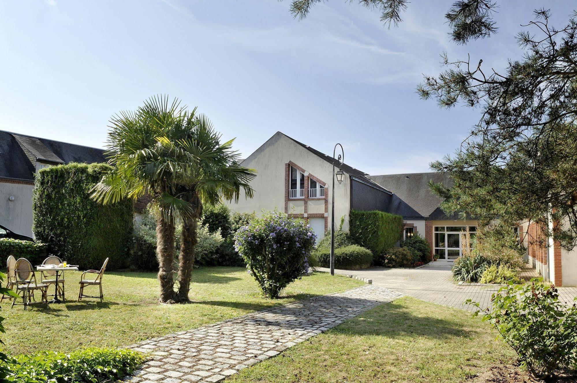 Logis Hotel Restaurant Du Labrador Saint-Benoît-sur-Loire エクステリア 写真